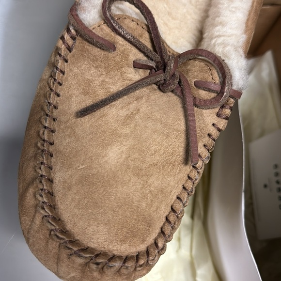 UGG Slip ons - Picture 5 of 9